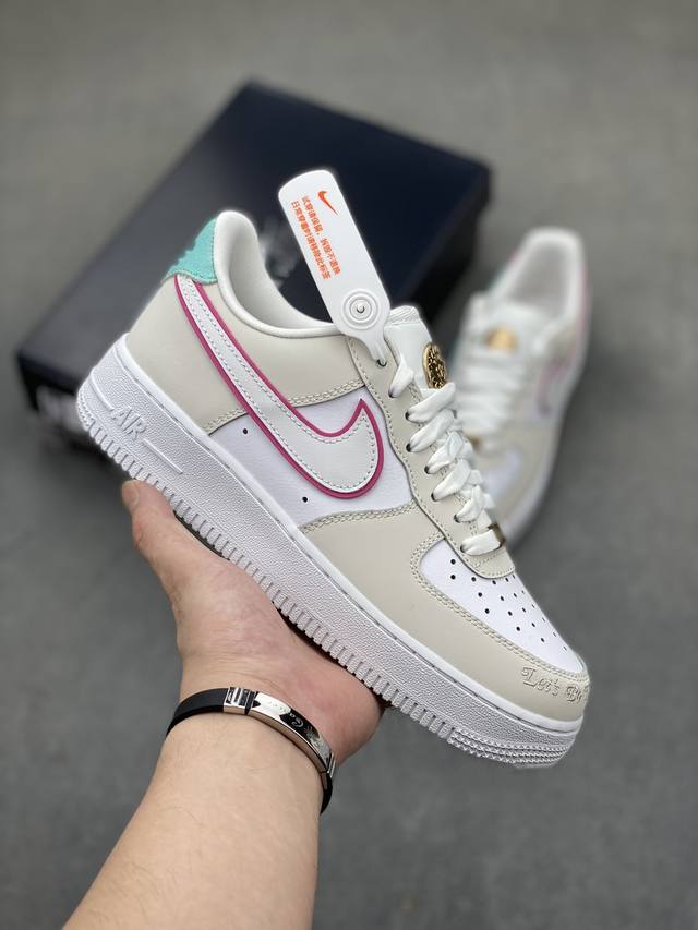 耐克nike Air Force 1 Low 空军一号低帮百搭休闲运动板鞋柔软、弹性十足的缓震性能和出色的中底设计，横跨复古与现代的外型结合，造就出风靡全球三十