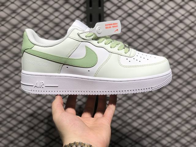 Air Force 1 Low 原装级别 原楦头原纸板 打造纯正空军版型专注外贸渠道 全掌内置蜂窝气垫 原盒配件 原厂中底钢印、拉帮完美 货号：Dy8899 0