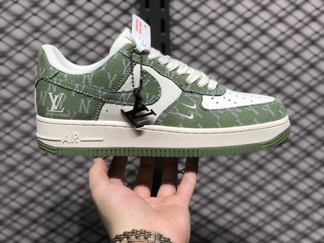 Air Force 1 Low 原装级别 原楦头原纸板 打造纯正空军版型专注外贸渠道 全掌内置蜂窝气垫 原盒配件 原厂中底钢印、拉帮完美 货号：Hd1968 0