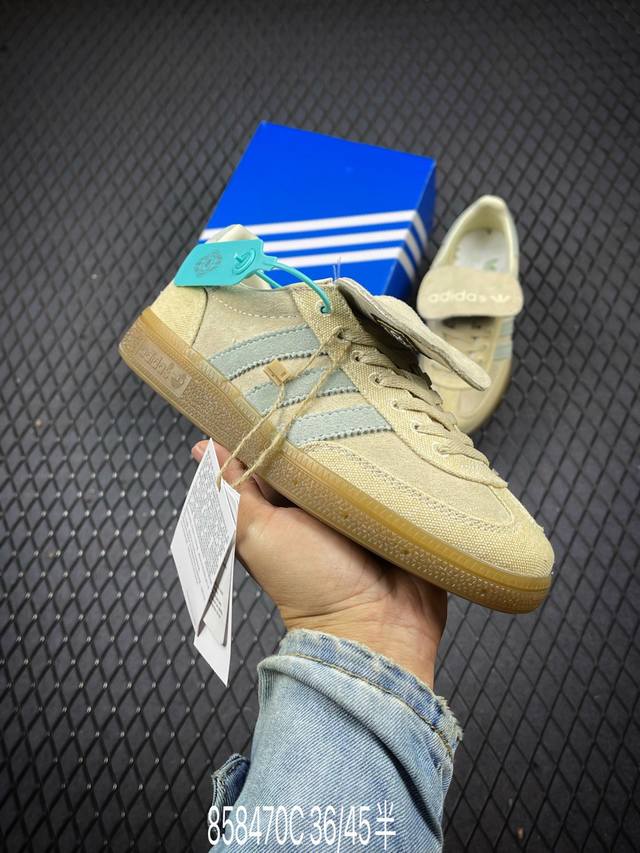 复古魅力与现代感完美融合,英国知名球鞋店铺size X Adidas Handball Spezial Lt Spzl Sand 手球运动员系列百搭休闲运动板鞋