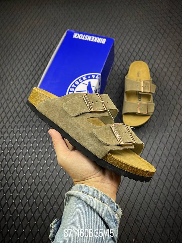 德国百年知名鞋履品牌 博肯birkenstock 勃肯半拖凉鞋系列 克罗心双扣金属扣设计 双杠绑带夏季凉鞋 采用质地柔软牛皮绒面革植入羊羔毛鞋垫和里衬材质 中底