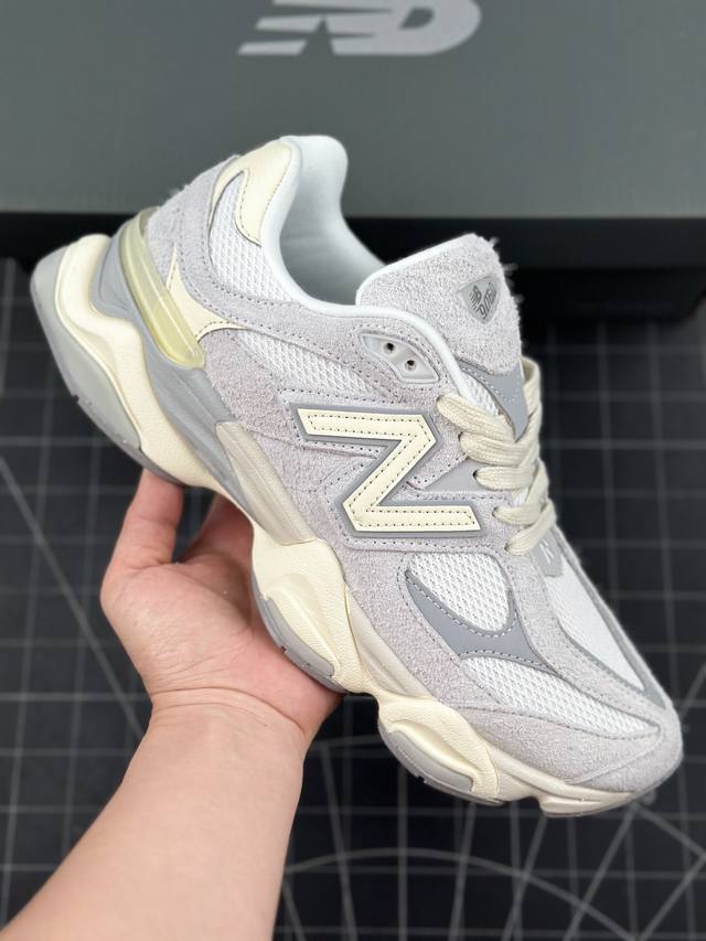 公司级joe Freshgoods X New Balance Nb9060 联名款 复古休闲运动慢跑鞋 鞋款灵感源自设计师本人对夏日的怀日回忆。鞋面大身由空间