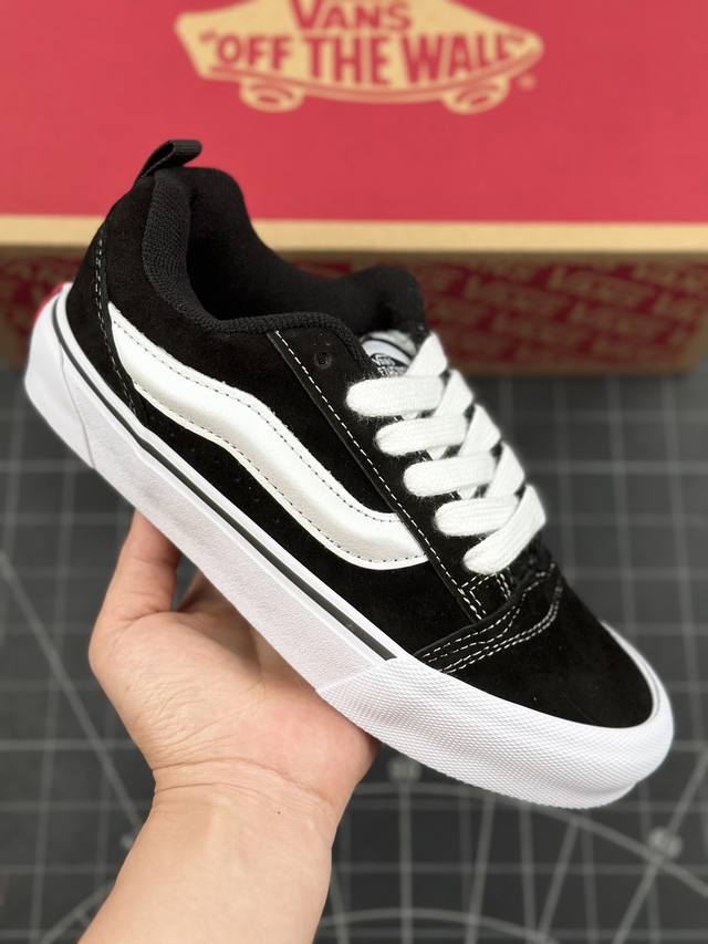 万斯vans Classics Knu Skool 经典黑白面包鞋 范斯官方 肥胖版 经典黑白面包鞋 Vans超火的土豆鞋，复古经典，鞋头放大、包边上移加厚、鞋