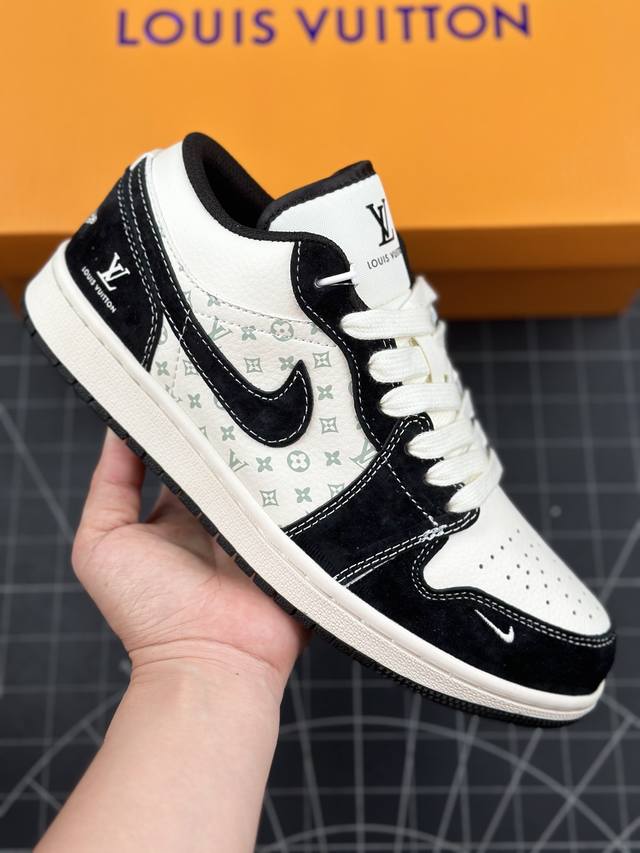 Louis Vuitton X Air Jordan 1 Low Lv X 乔丹 低帮 联名黑白熊猫乔丹篮球鞋系列 鞋身以米白色作为主色调，搭配黑色磨砂框架覆盖