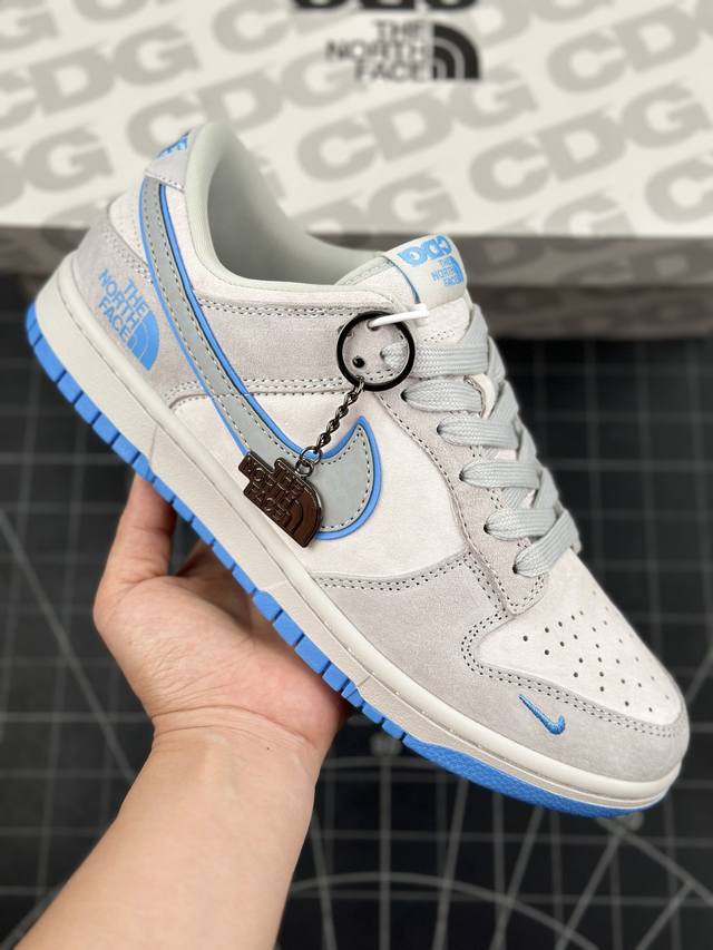 Nk Dunk Low 北面cdg联名-天蓝 三方联名 Sb低帮休闲板鞋 #美国著名户外品牌与日本东京设计师川久保玲cdg联合打造街头滑板鞋，有北面雪山简约的风