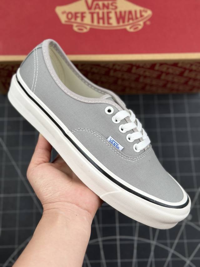 万斯vans Authentic 44 Dx低帮帆布鞋 工艺：硫化11 重量11、真标、原钢印、材质标、鞋型标、合格证 货号：Vn0A38Enmr6 T1S1