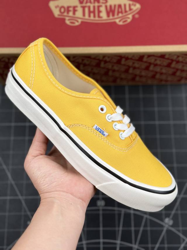 万斯vans Authentic 44 Dx低帮帆布鞋 工艺：硫化11 重量11、真标、原钢印、材质标、鞋型标、合格证 货号：Vn0A38Enmra T1S1