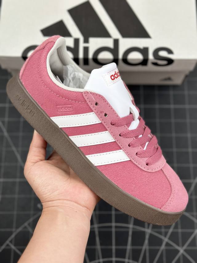 公司级阿迪达斯adidas Vl Court Classic 男女休闲鞋情侣百搭板鞋运动男鞋女鞋 要精通反重力的运动 你需要一双坚韧的运动鞋 这款ad有着滑板风