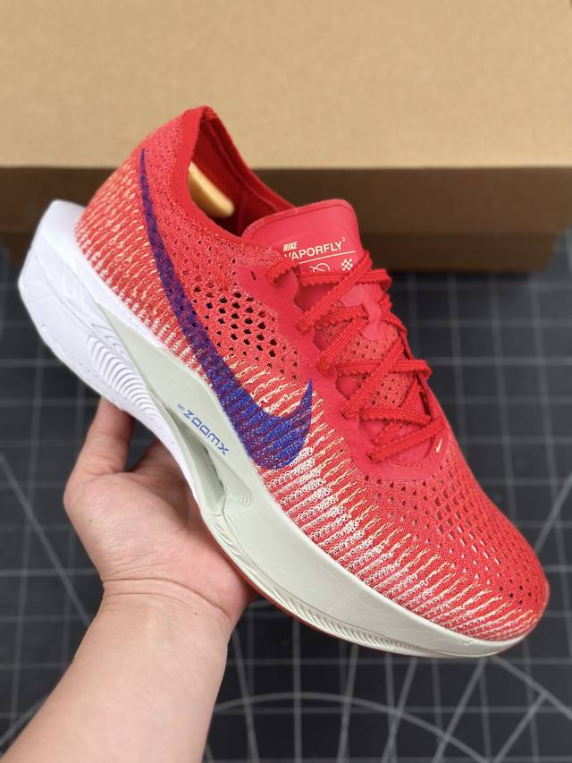 公司级nike Zoomx Vaporfly Next% 3 马拉松 泡棉超轻缓震运动慢跑鞋 采用全新vaporweave科技轻量网织半镂空轻薄透气鞋面#搭载双