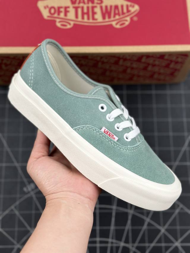 万斯vans Authentic Lx 安娜海姆 复古高端全麂皮低帮休闲硫化滑板鞋 工艺：硫化1:1 重量1:1、真标、原钢印、材质标、鞋型标、合格证 货号：V