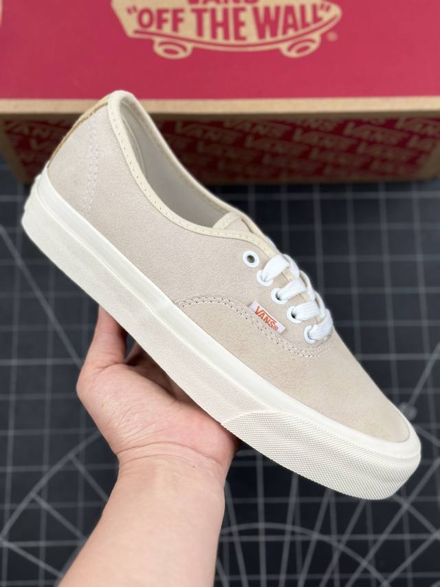 万斯vans Authentic Lx 安娜海姆 复古高端全麂皮低帮休闲硫化滑板鞋 工艺：硫化1:1 重量1:1、真标、原钢印、材质标、鞋型标、合格证 货号：V