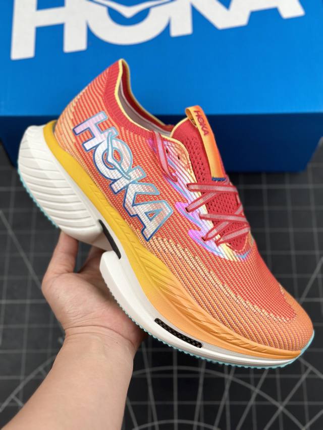 Hoka One One男女款夏季专业竞速跑鞋cielo X1耐磨稳定 减震防滑训练跑步鞋 迄今为止hoka路跑产品矩阵中能量反馈 “最“强的新一代旗舰竞速跑鞋