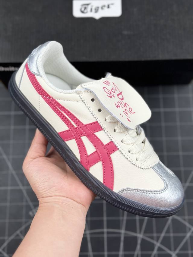 亚瑟士 Onitsuka Tiger Tokuten 复古低帮休闲跑鞋 Tokuten的灵感来源于80年代的室内用鞋 T-Toe前足补强设计 室内鞋的橡胶大底元