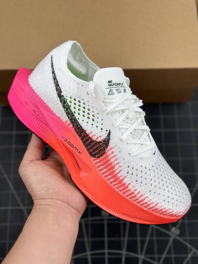 公司级nike Zoomx Vaporfly Next% 3 马拉松 泡棉超轻缓震运动慢跑鞋 采用全新vaporweave科技轻量网织半镂空轻薄透气鞋面#搭载双