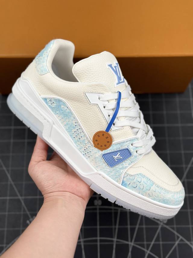 Lv-路易-威登trainer 2024走秀最新款原版1：1开发复刻！！上脚非常舒适 做工精细鞋面由意大利进口小牛皮拼接，侧边饰有品牌logo标志，进口网布垫脚