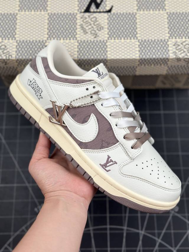 Nk Sb Dunk Low Lv联名-牛仔拼接 周年高端定制 低帮休闲板鞋 #定制鞋盒 大厂纯原品质出货 超高清洁度 皮料切割干净无任何毛边 细节完美 货号：