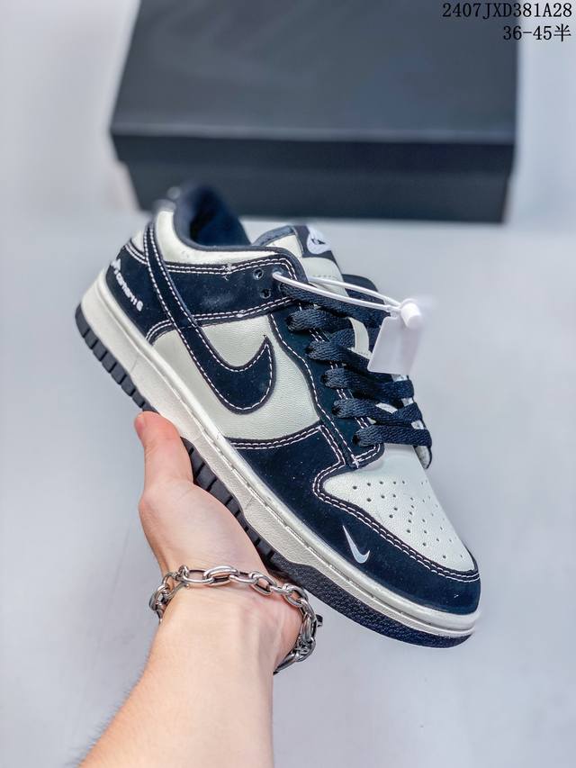 公司带半码 耐克nike Sb Dunk Low 扣篮系列复古低帮休闲运动滑板板鞋。采用脚感柔软舒适zoomair气垫，有效吸收滑板等极限运动在落地时带来的冲击