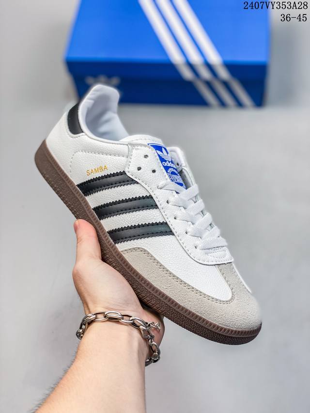 wales Bonner X Adidas Samba Pony Tonal 这款桑巴鞋展示了高质量的工艺 带有装饰的超锁缝制和无缝的手感 柔软、柔软的皮革造型