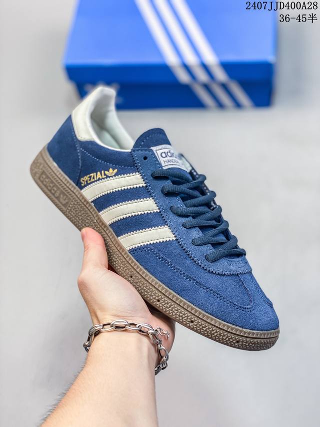 阿迪达斯 德训鞋 Adidas Originals Samba Og Shoes 经典运动鞋小白鞋 T头鞋 彰显休闲摩登风情的时尚经典鞋。它诞生于50年代的足球