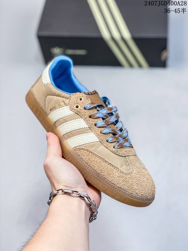 阿迪达斯 德训鞋 Adidas Originals Samba Og Shoes 经典运动鞋小白鞋 T头鞋 彰显休闲摩登风情的时尚经典鞋。它诞生于50年代的足球