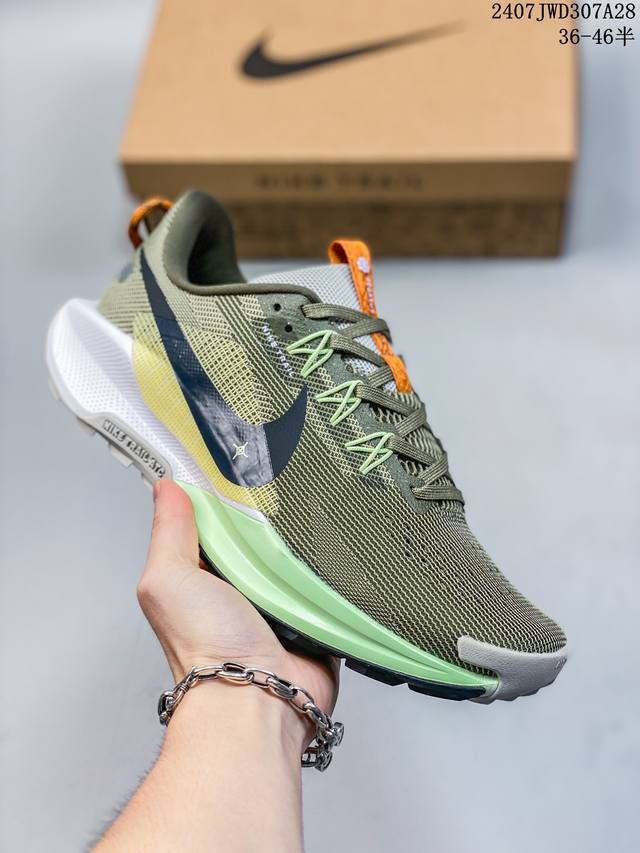 公司级nike Reactx Pegasus Trail 5 next Nature 越野跑步鞋 登月兼顾迅疾外观和稳固脚感 后跟覆面和中足动态支撑巧妙融合 缔