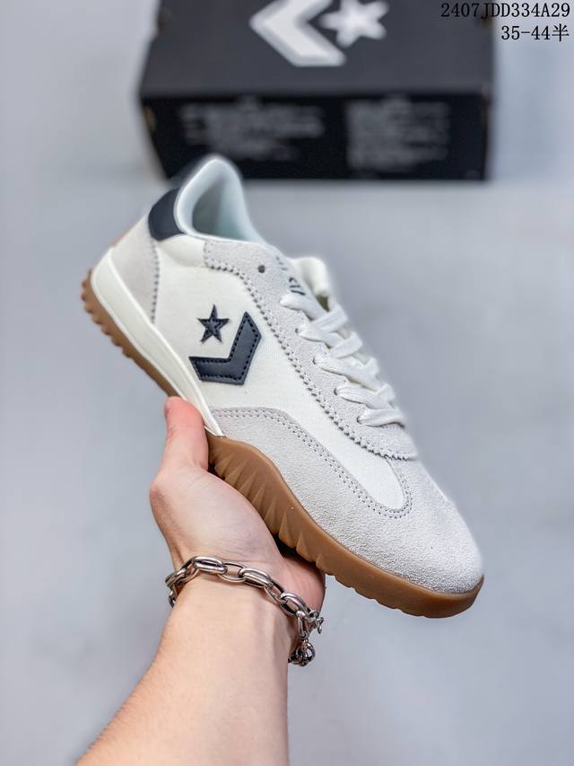 converse Run Star Trainer 系列流星复古运动鞋 复古基础百搭休闲德训运动鞋 采用尼龙面料+翻毛 透气复古运动鞋 记忆泡沫鞋垫 齿状鞋底