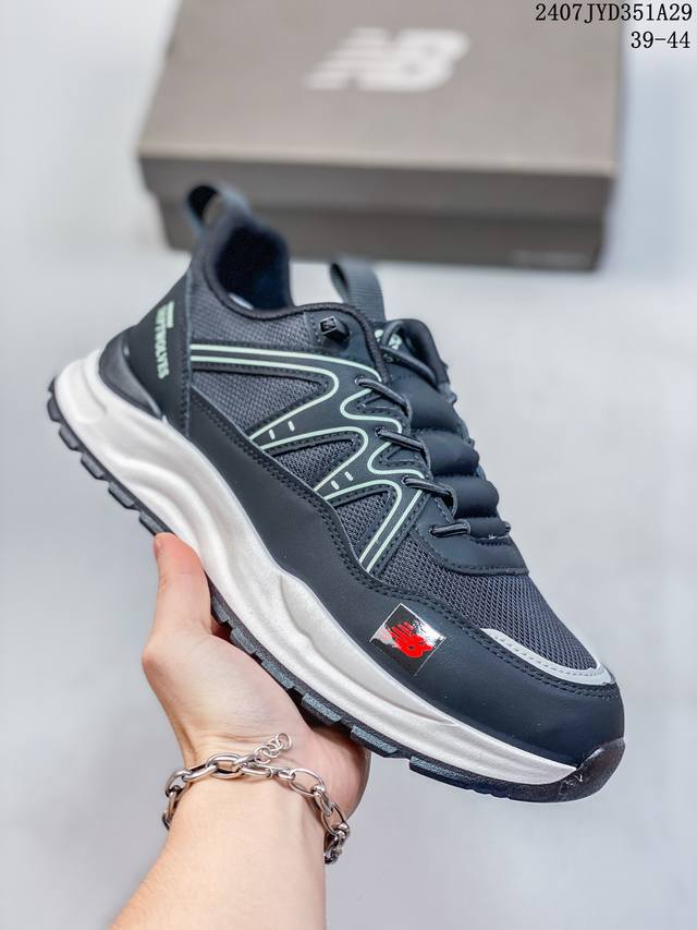 new Balance 新百伦 新款拼色舒适新款 原档案开发开发纸版楦型，原装4层组合独立私模大底长青之王”荣耀回归透气飞织鞋面 缓震高弹大低nb新百伦new