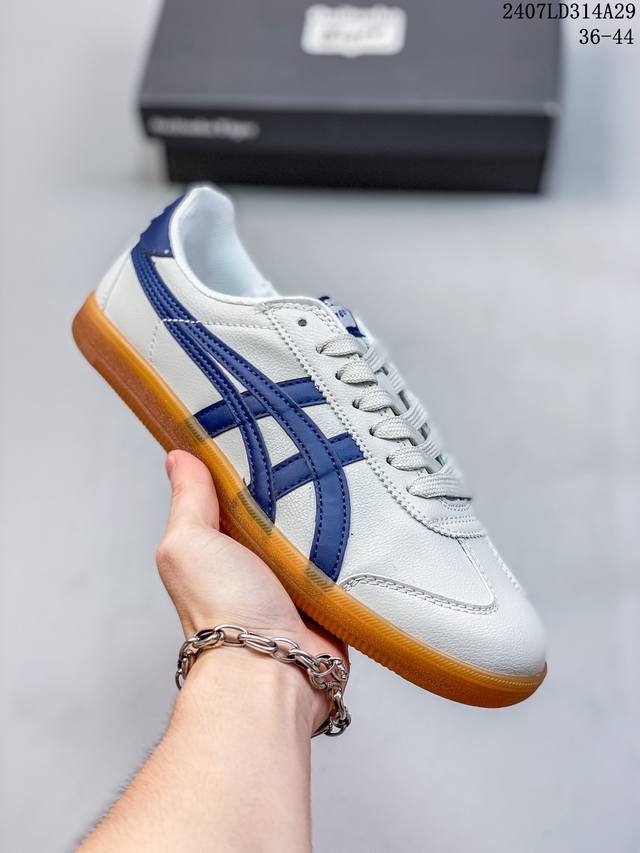 公司级亚瑟士 Onitsuka Tiger Tokuten 复古低帮休闲跑鞋 实拍首发 鞋跟 鞋舌处印有鬼塚虎特有的品牌logo标志 提升品牌的认知度 柔软内里