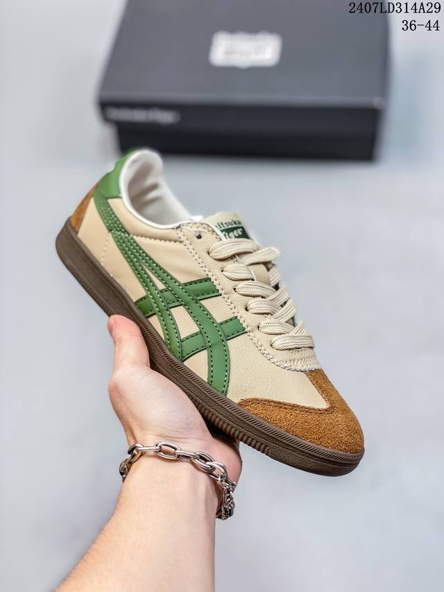 公司级亚瑟士 Onitsuka Tiger Tokuten 复古低帮休闲跑鞋 实拍首发 鞋跟 鞋舌处印有鬼塚虎特有的品牌logo标志 提升品牌的认知度 柔软内里