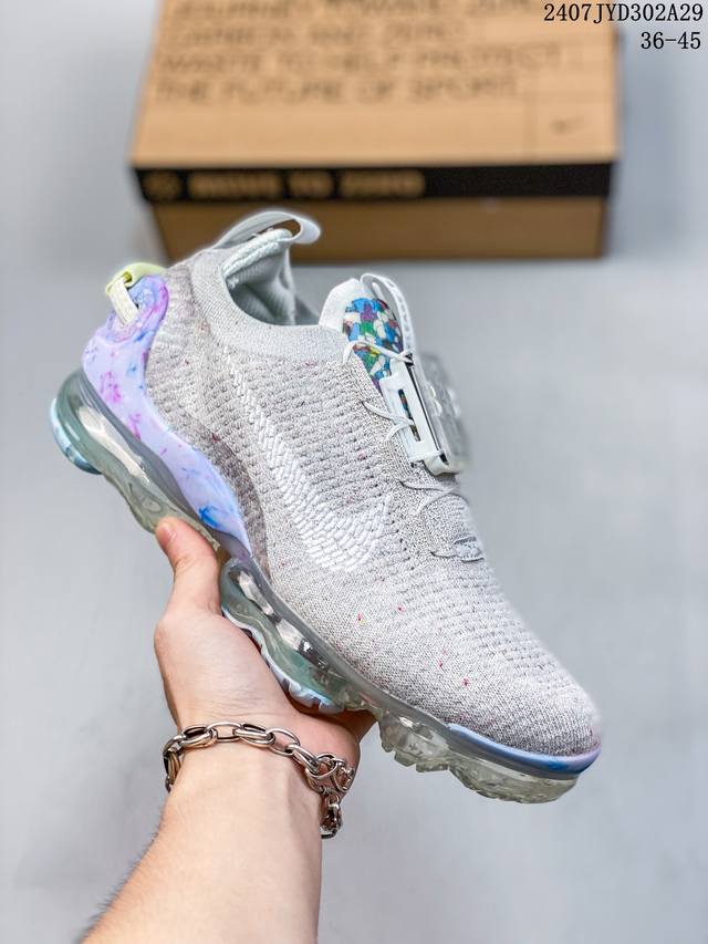 nk Air Vapormax Flyknit 全新飞织快速系带全掌大气垫百搭休闲运动慢跑鞋 Cj6740-400#鞋面以多种颜色呈现，搭配格纹装饰，同时鞋身还