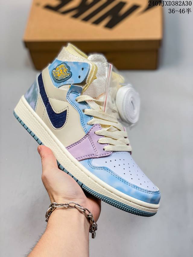 耐克 Nike Air Jordan 1 Retro High Og 乔丹一代篮球鞋复刻运动鞋 皮面高帮板鞋的设计灵感源自运动夹克，带你重温入选球队时刻。采用经