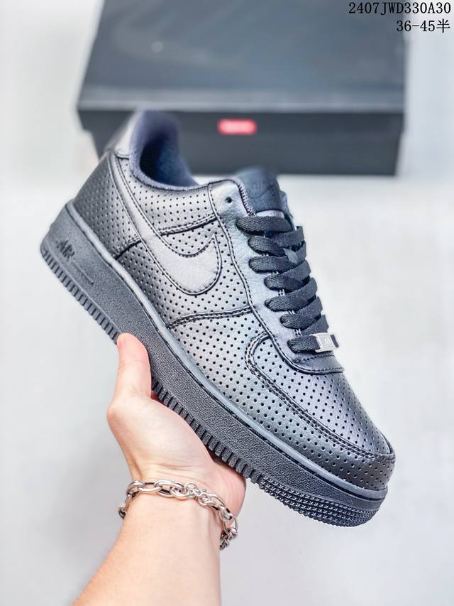 公司级带半码 耐克nike Air Force 1 Low 空军一号 Af1 低帮百搭厚底增高休闲运动板鞋。柔软、弹性十足的缓震性能和出色的中底设计，横跨复古与