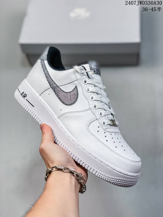 公司级带半码 耐克nike Air Force 1 Low 空军一号 Af1 低帮百搭厚底增高休闲运动板鞋。柔软、弹性十足的缓震性能和出色的中底设计，横跨复古与