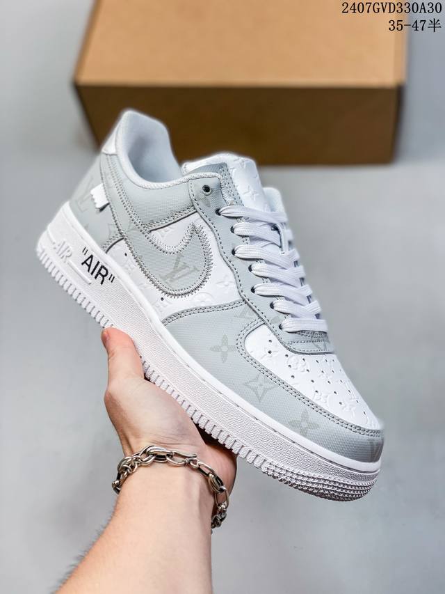 公司级带半码 耐克nike Air Force 1 Low 空军一号 Af1 低帮百搭厚底增高休闲运动板鞋。柔软、弹性十足的缓震性能和出色的中底设计，横跨复古与