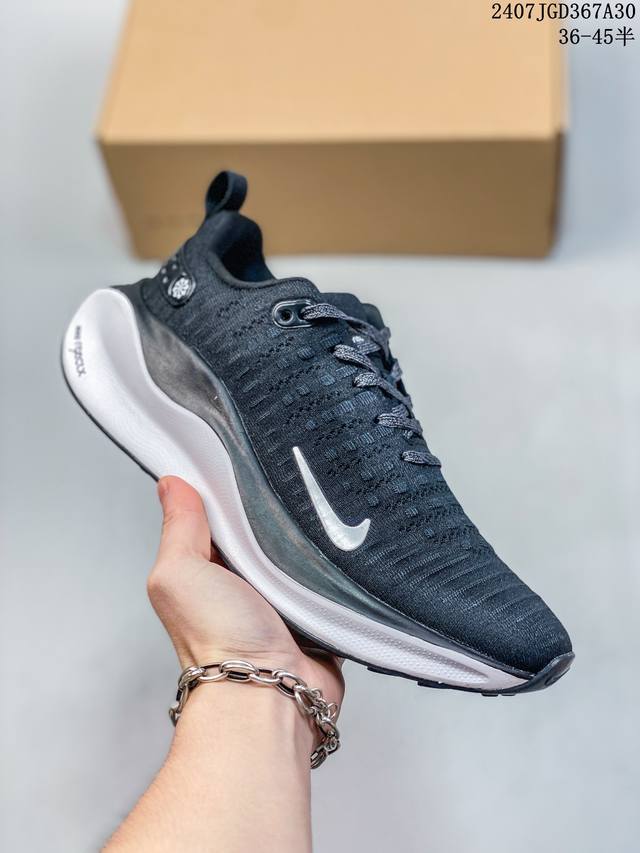 公司级nike Zoom React Infinity Run Fk 4 马拉松机能风格运动鞋 实拍首发 #鞋款搭载柔软泡绵，在运动中为你塑就缓震脚感。设计灵感