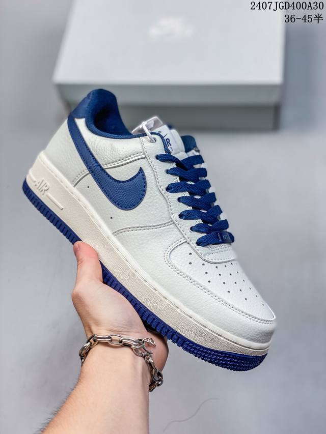 公司级带半码 耐克nike Air Force 1 Low 空军一号 Af1 低帮百搭厚底增高休闲运动板鞋。柔软、弹性十足的缓震性能和出色的中底设计，横跨复古与