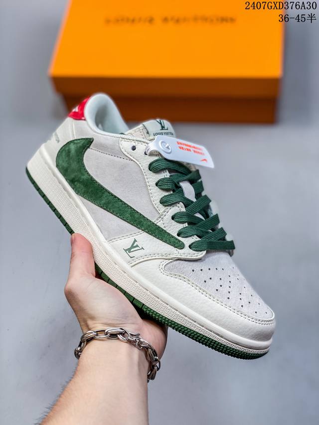 公司带半码 耐克nike Sb Dunk Low 扣篮系列复古低帮休闲运动滑板板鞋。采用脚感柔软舒适zoomair气垫，有效吸收滑板等极限运动在落地时带来的冲击