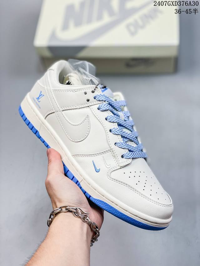 公司带半码 耐克nike Sb Dunk Low 扣篮系列复古低帮休闲运动滑板板鞋。采用脚感柔软舒适zoomair气垫，有效吸收滑板等极限运动在落地时带来的冲击