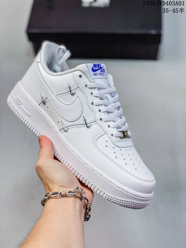 公司级带半码 耐克nike Air Force 1 Low 空军一号 Af1 低帮百搭厚底增高休闲运动板鞋。柔软、弹性十足的缓震性能和出色的中底设计，横跨复古与