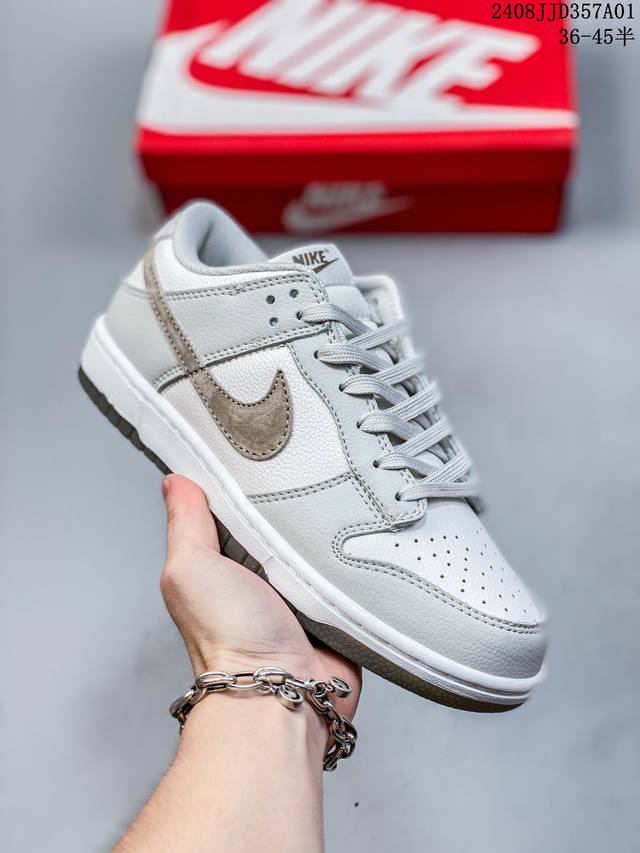 海外爆款限量发售！公司级 Nike Sb Dunk Low“斯图西联名 大学蓝” 周年高端定制 低帮休闲板鞋 定制鞋盒 大厂纯原品质出货 超高清洁度 皮料切割干