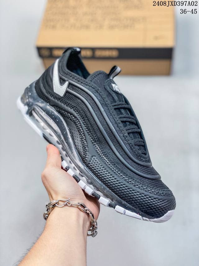 耐克 Nike Air Max 97 小勾子弹复古全掌气垫休闲运动鞋，正确子弹头鞋型 鞋身swoosh视觉呈现效果。 以创新搭载可视全掌max Air和演绎疾速