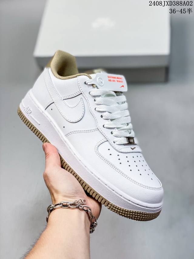 公司级带半码 耐克nike Air Force 1 Low 空军一号 Af1 低帮百搭厚底增高休闲运动板鞋。柔软、弹性十足的缓震性能和出色的中底设计，横跨复古与