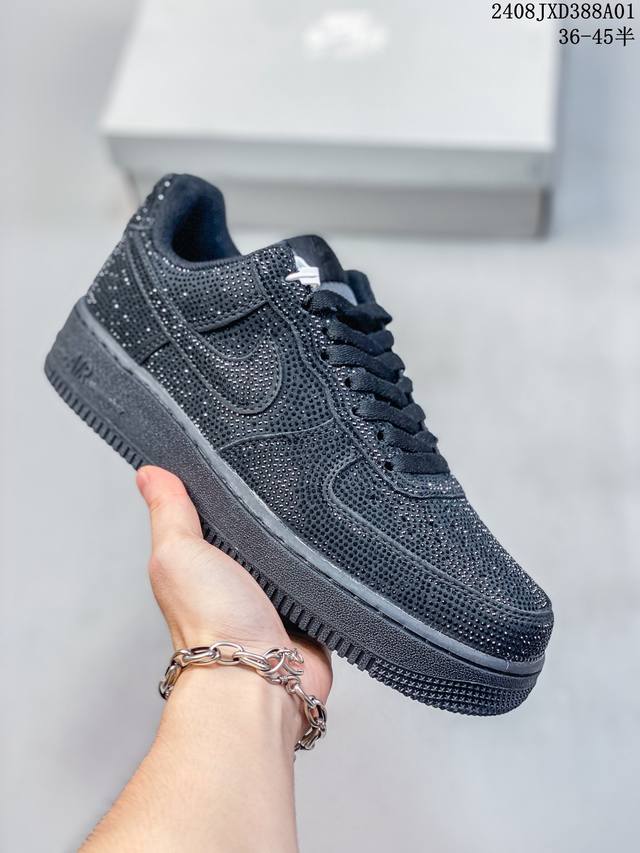 公司级带半码 耐克nike Air Force 1 Low 空军一号 Af1 低帮百搭厚底增高休闲运动板鞋。柔软、弹性十足的缓震性能和出色的中底设计，横跨复古与