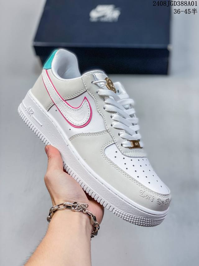 公司级带半码 耐克nike Air Force 1 Low 空军一号 Af1 低帮百搭厚底增高休闲运动板鞋。柔软、弹性十足的缓震性能和出色的中底设计，横跨复古与