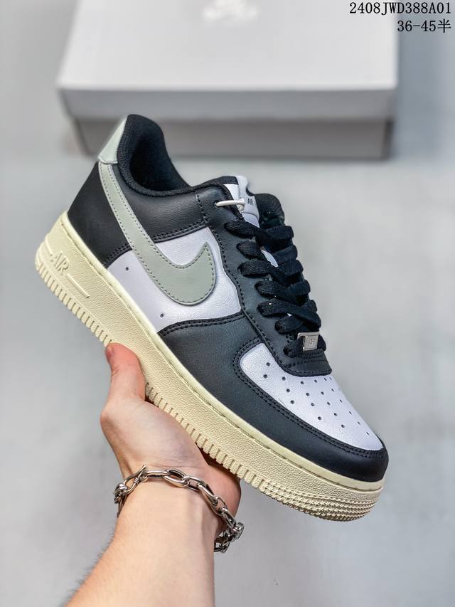 公司级带半码 耐克nike Air Force 1 Low 空军一号 Af1 低帮百搭厚底增高休闲运动板鞋。柔软、弹性十足的缓震性能和出色的中底设计，横跨复古与