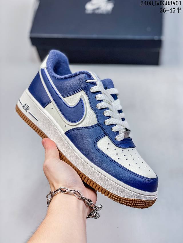 公司级带半码 耐克nike Air Force 1 Low 空军一号 Af1 低帮百搭厚底增高休闲运动板鞋。柔软、弹性十足的缓震性能和出色的中底设计，横跨复古与