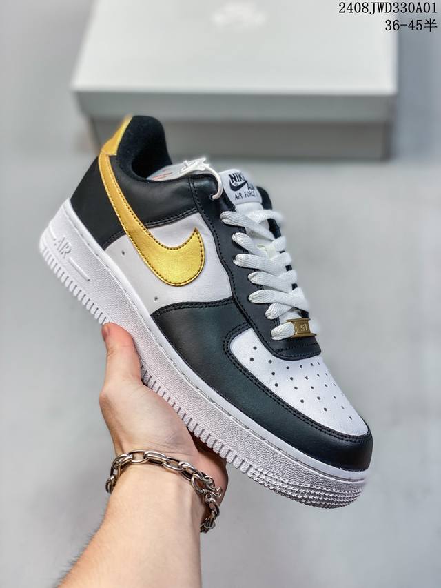 公司级带半码 耐克nike Air Force 1 Low 空军一号 Af1 低帮百搭厚底增高休闲运动板鞋。柔软、弹性十足的缓震性能和出色的中底设计，横跨复古与