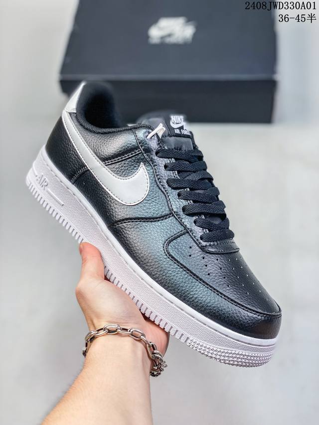 公司级带半码 耐克nike Air Force 1 Low 空军一号 Af1 低帮百搭厚底增高休闲运动板鞋。柔软、弹性十足的缓震性能和出色的中底设计，横跨复古与