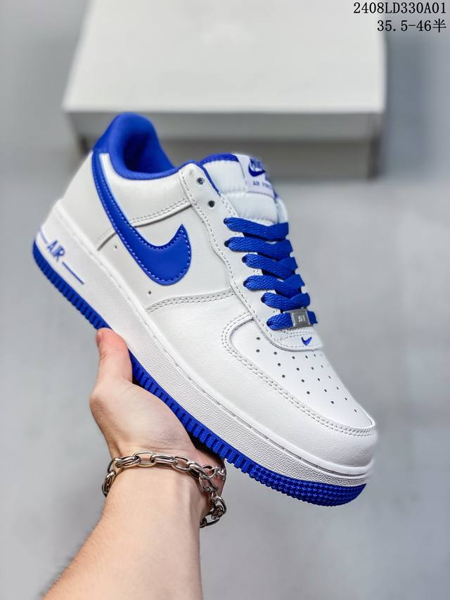 公司级带半码 耐克nike Air Force 1 Low 空军一号 Af1 低帮百搭厚底增高休闲运动板鞋。柔软、弹性十足的缓震性能和出色的中底设计，横跨复古与