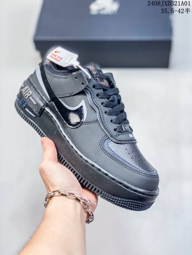 nike Air Force 1 Shadow 耐克 空军一号 低帮 粉绿白马卡龙 鞋款以air Force 1经典版型为蓝本打造，以趣味十足的解构风格焕新演绎